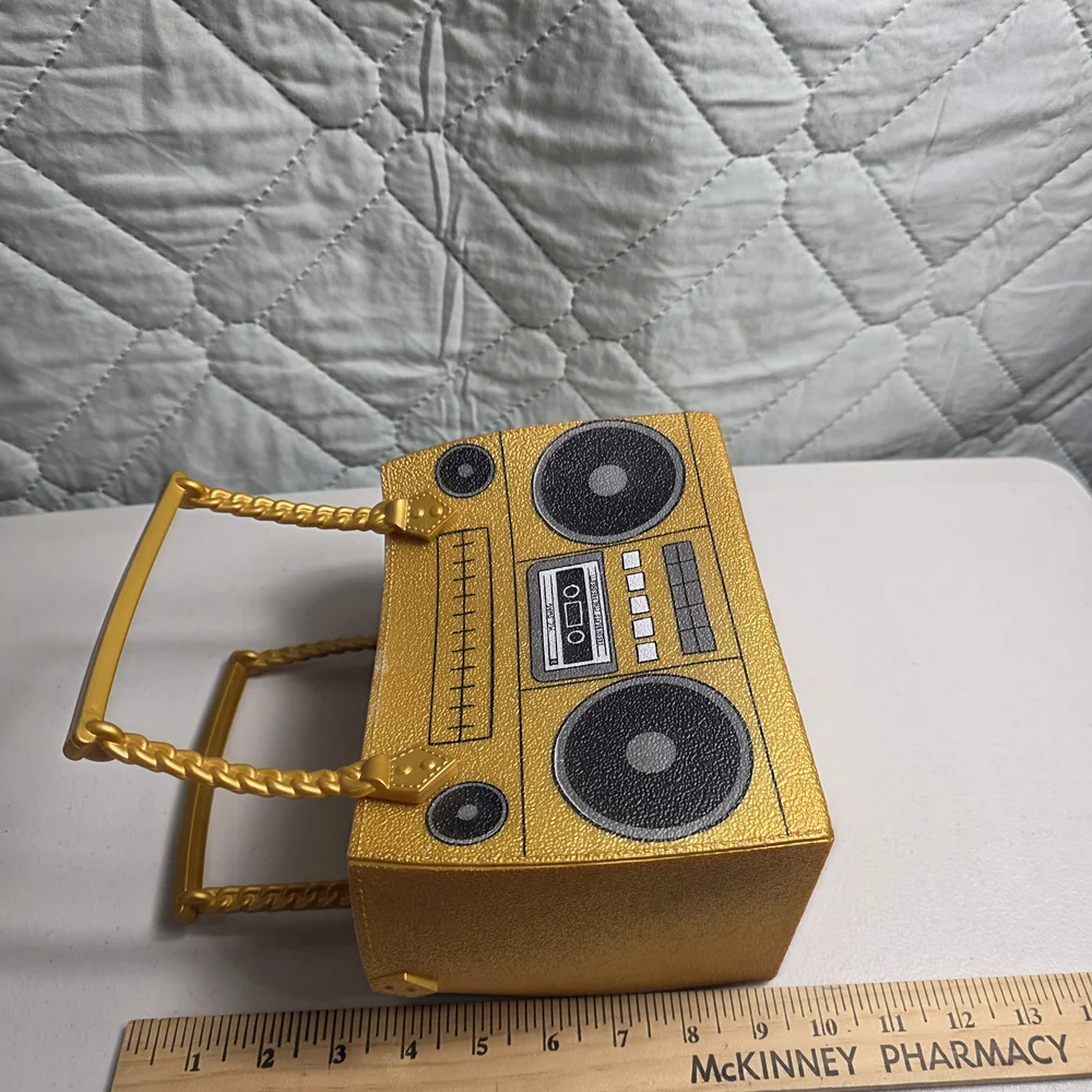 LOL Surprise Ooh La La Gold Plastic Boombox Purse MGA Entertainment Lil DJ 2019 - Picture 2 of 6